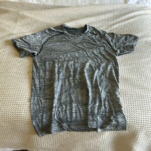 lululemon men’s metal vent t shirt sz large